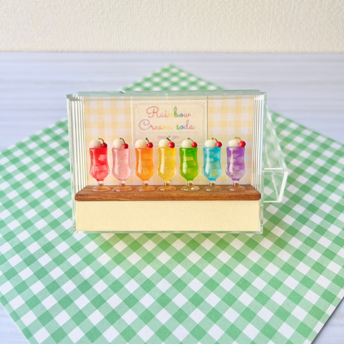 ★新品★なないろのクリームソーダ特別セット サイン入り、ミニチュア&ステッカー付 ☆新品☆なないろのクリームソーダ特別セット サイン入り