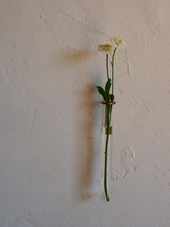 試験管一輪挿し壁付真鍮150 3枚目の画像