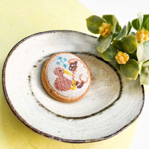 羊とキウイと南十字星 ニュージーランド animals刺繍くるみボタン