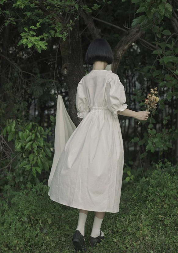 白色 刺綉歐根紗花邊領小白裙 復古燈籠袖高腰寬鬆洋裝仙女連身裙 第14張的照片