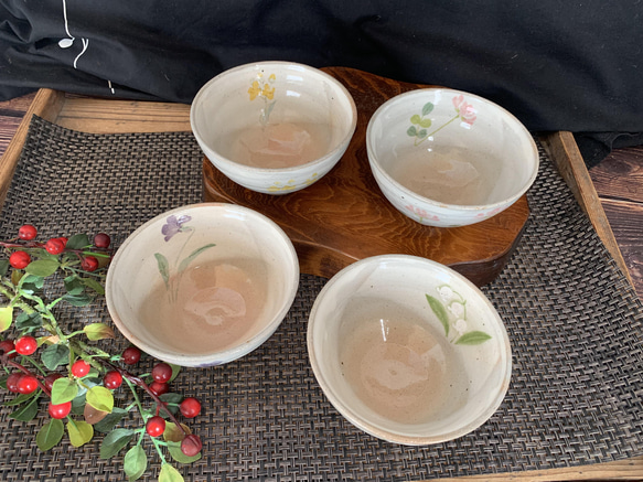 花柄のお茶碗　小さいサイズ 2枚目の画像