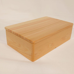 【momoさま専用】ひのきのお弁当箱  Ｍサイズ  クリア　薄フタタイプ 1枚目の画像