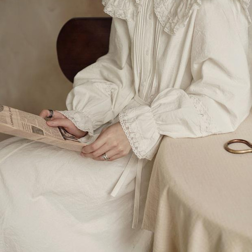 綿100％ お人形襟＋袖フリルのワンピース 白 ビックカラー フレンチ