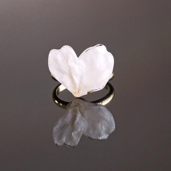【受注制作】Everpink Sakura. 本物のお花　 桜の花びらのハートリング フリーサイズ ソメイヨシノ 2枚目の画像