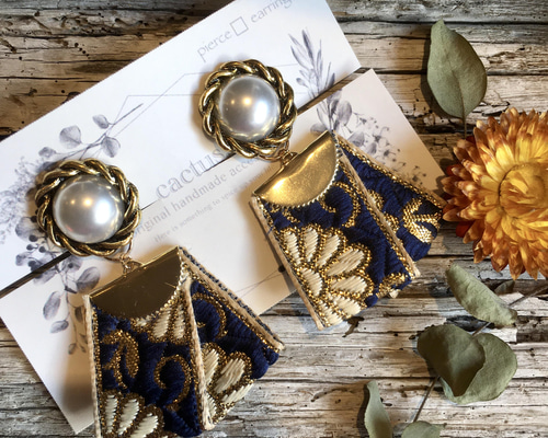 再販〉アンティークパール×インド刺繍リボンの個性派和風ピアス 