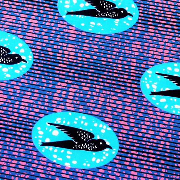 枕カバー／ピロケース／アフリカンプリント／つばめ（水色×紫） 4枚目の画像