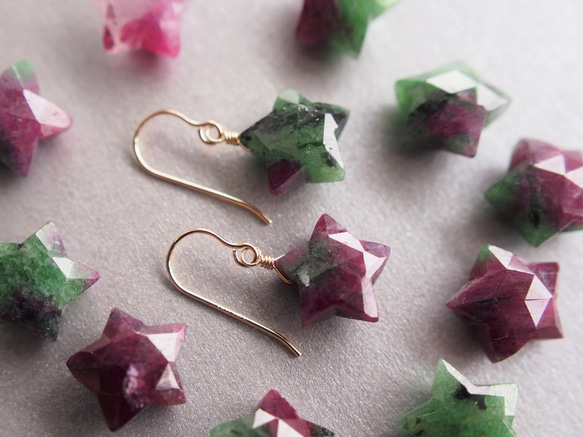 ☆7月誕生石☆星のルビーインゾイサイト AAA 14kgf 薔薇色のピアス