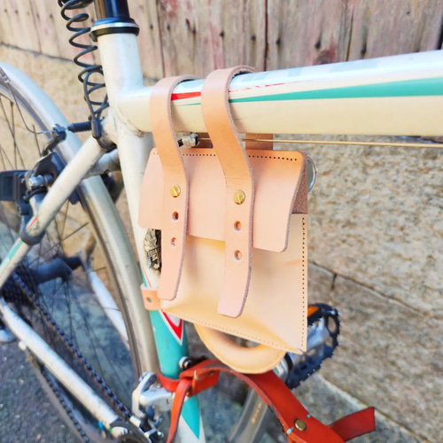 自転車ツールバッグ 本革ヌメ革栃木レザー 鍵やスマホなどおしゃれに収納 自転車ツールバッグ 本革ヌメ革栃木レザー 鍵やスマホなど