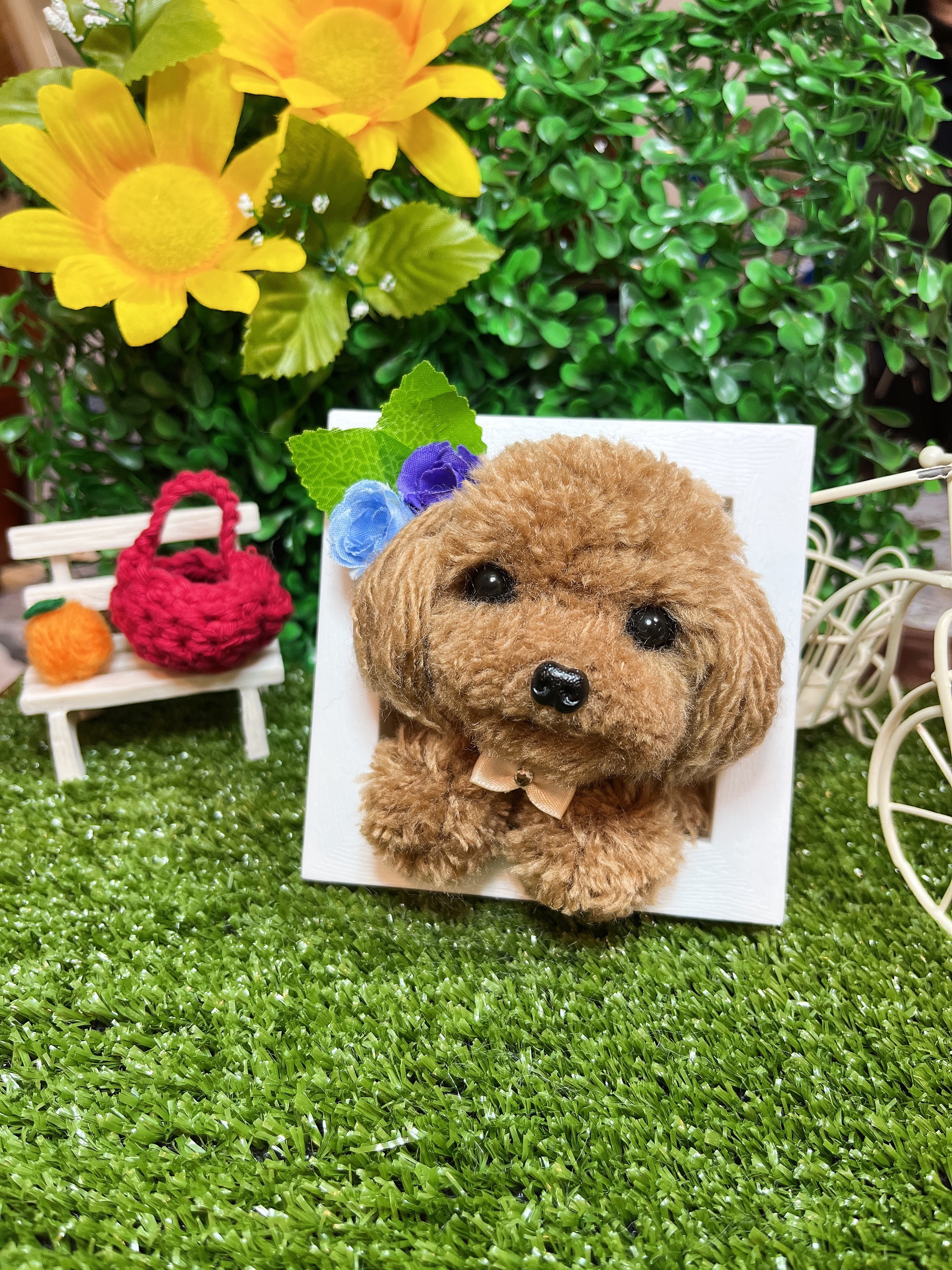 羊毛フェルト　ハンドメイド　犬　トイプードル　遊ぼ！(中) ⭐︎壁掛けトイプードル ♪ 羊毛フェルト 犬ぽんぽん⭐︎ ぬいぐるみ