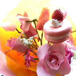 送料無料　【マカロンピック付き】〜お祝いに〜　枯れない、そのまま飾れる　フェイクフラワー花束 14枚目の画像