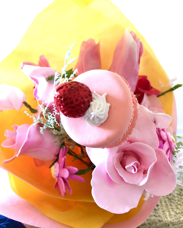 送料無料　【マカロンピック付き】〜お祝いに〜　枯れない、そのまま飾れる　フェイクフラワー花束 15枚目の画像