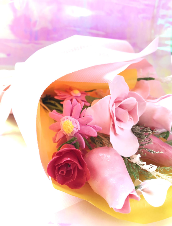 送料無料　【マカロンピック付き】〜お祝いに〜　枯れない、そのまま飾れる　フェイクフラワー花束 10枚目の画像