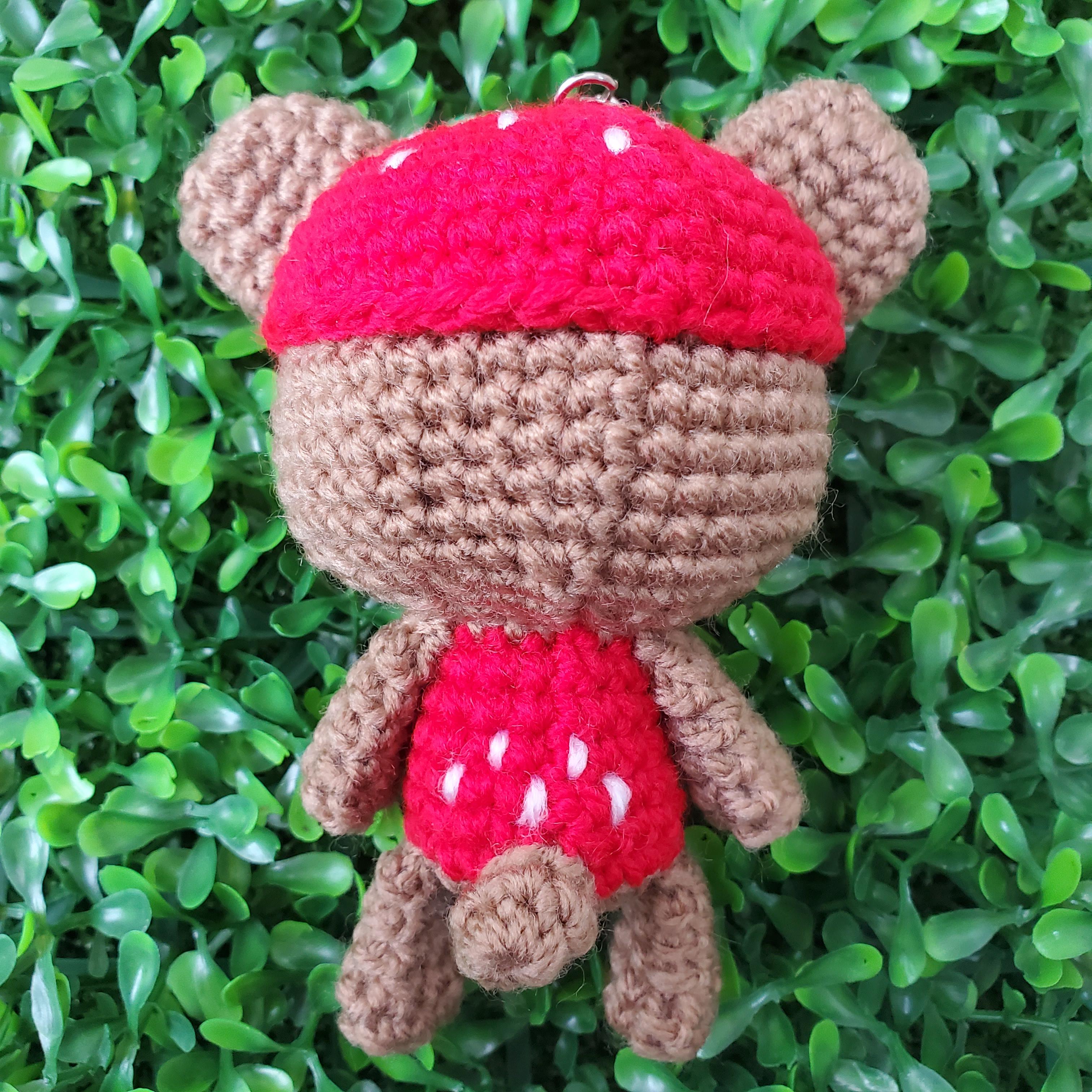 いちごくまお（フードタイプ）あみぐるみ いちごくまお（フードタイプ