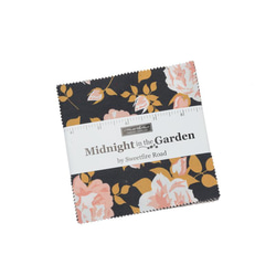 「Midnight in the Garden」moda Charm Pack （42枚）Sweetfire Road 1枚目の画像
