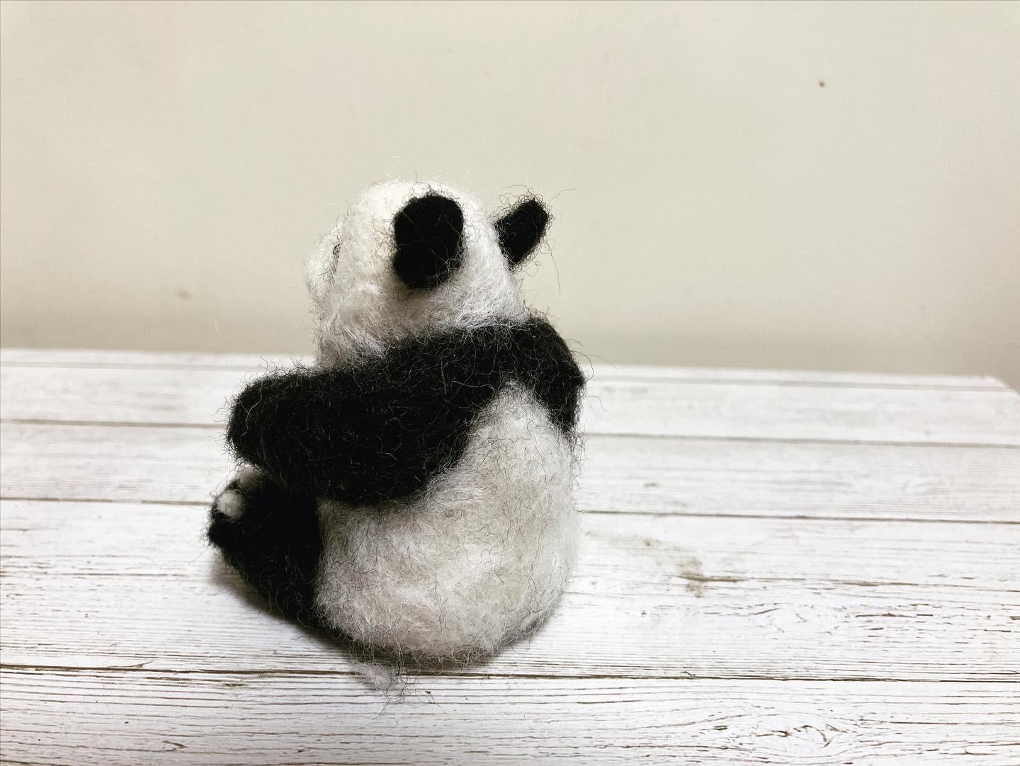 羊毛フェルト　ハンドメイド　ジャイアントパンダ（子供）