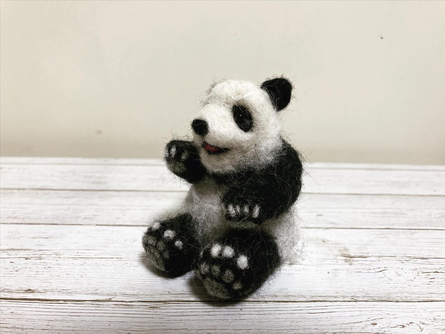 羊毛フェルト　ハンドメイド　ジャイアントパンダ（子供）