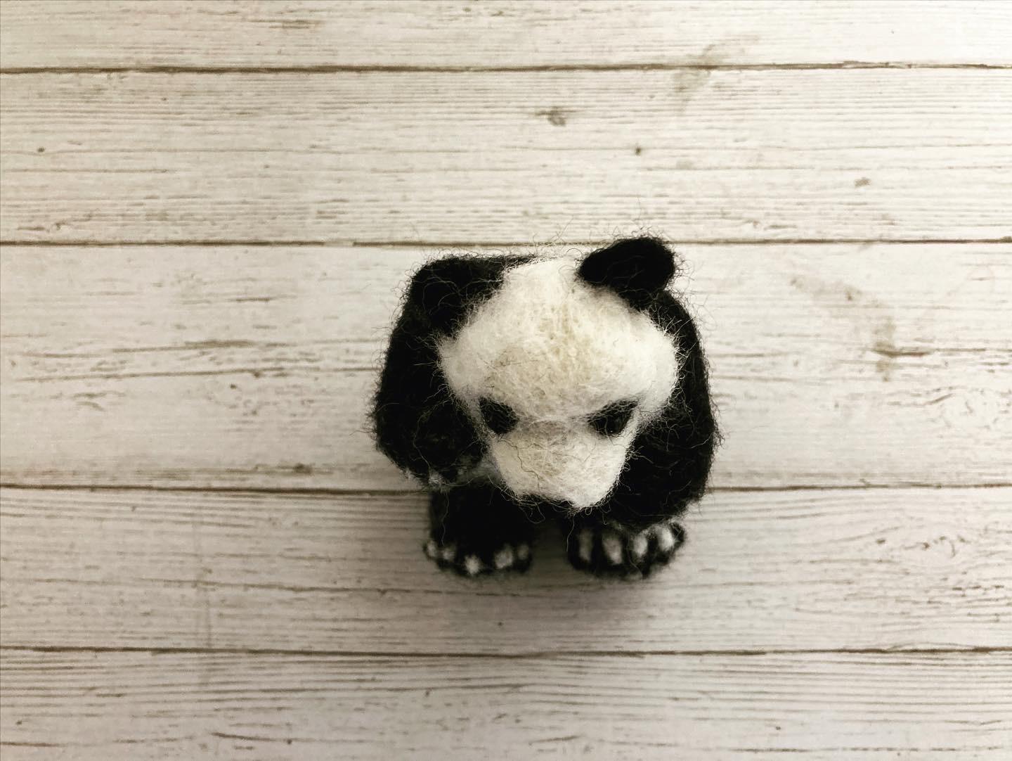 羊毛フェルト　ハンドメイド　ジャイアントパンダ（子供）