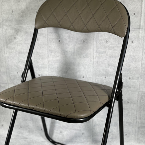 レザーチェア（グレージュ） パイプ椅子 折りたたみ式 革製品 本革