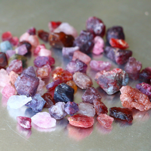 306ct 天然石 スピネル 原石 セット売り ミャンマー産 天然石