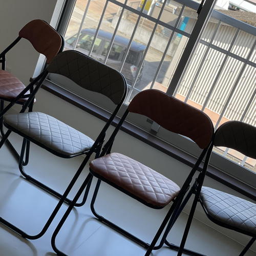 レザーチェア（床革） パイプ椅子 折りたたみ式 革製品 椅子