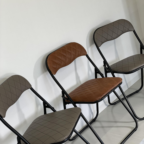 レザーチェア(床革) パイプ椅子 折りたたみ式 革製品 椅子 レザーチェア(床革) パイプ椅子 折りたたみ式 革製品 椅子