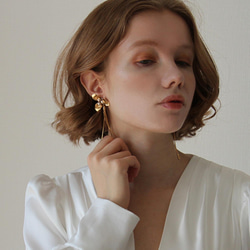 USAビンテージなフラワーパーツにゴールドデザイン ウエディングイヤリングwedding 【コクリコタッセル】 3枚目の画像