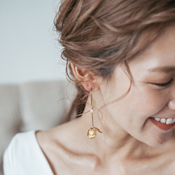 USAビンテージなフラワーパーツにゴールドデザイン ウエディングイヤリングwedding 【コクリコタッセル】 12枚目の画像