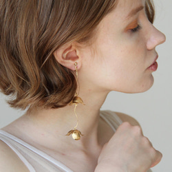 USAビンテージなフラワーパーツにゴールドデザイン ウエディングイヤリングwedding 【コクリコタッセル】 10枚目の画像