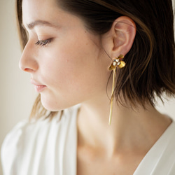 USAビンテージなフラワーパーツにゴールドデザイン ウエディングイヤリングwedding 【コクリコタッセル】 5枚目の画像