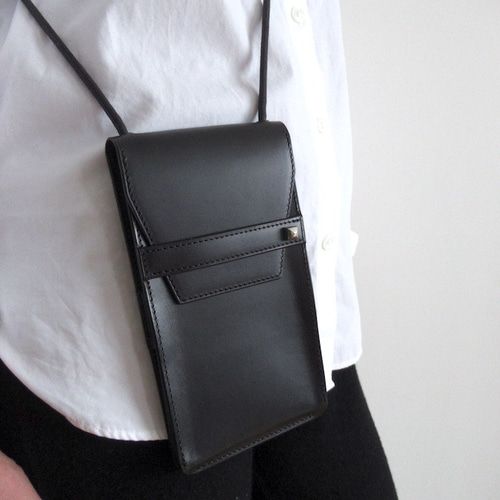 工房企画品】 イタリアンレザー アラスカ革のサコッシュ、マルチケース