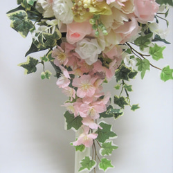 桜、チューリップのキャスケードブーケ♪ブートニア付き♪生花みたいに綺麗な造花です♪高品質なのに安い 5枚目の画像