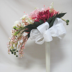 ダリアと胡蝶蘭のクレッセントブーケ♪ブートニア付き♪生花みたいに綺麗な造花です♪高品質なのに安い 8枚目の画像