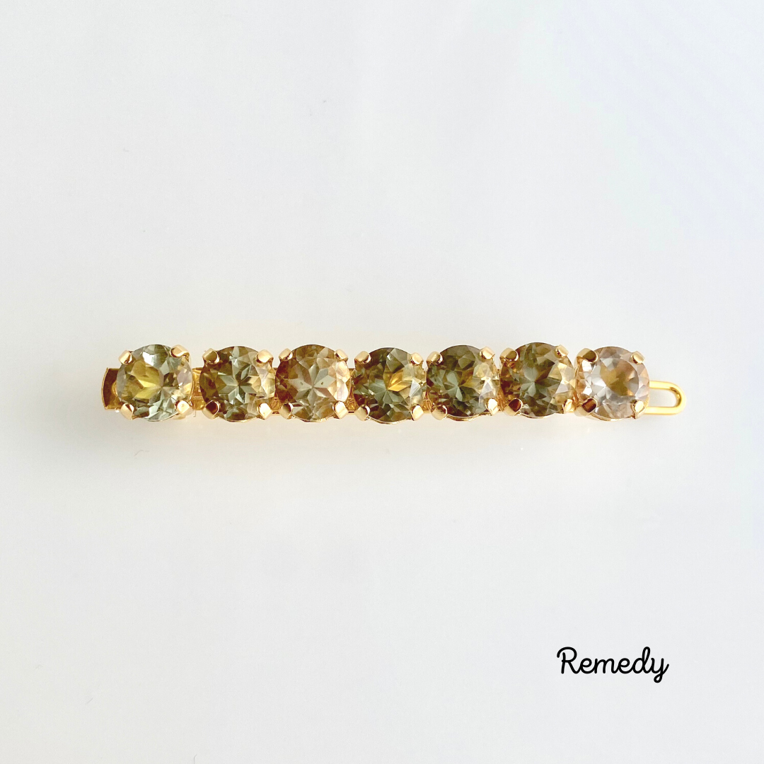 【ティアラ】大粒・グリーンアメジストのビジューなヘアピン Mサイズ 8mm x 7石 ２月誕生石