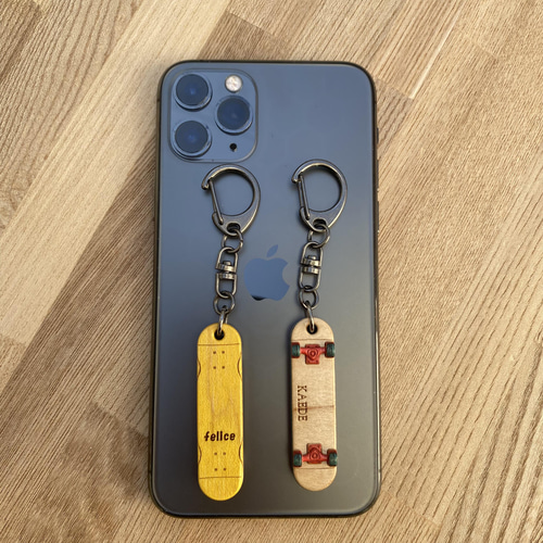 ソウルイーター メデューサの陰謀 スケートボード型キーホルダー GOODS グッズ情報 | ソウルイーター生誕20周年記念原画展