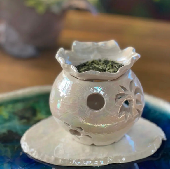海と月と太陽☀️の灯りが揺れる真珠色に光る陶器の茶香炉 アロマ