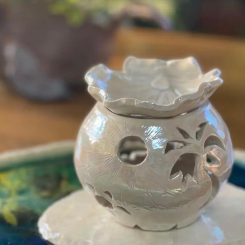 海と月と太陽☀️の灯りが揺れる真珠色に光る陶器の茶香炉 アロマ