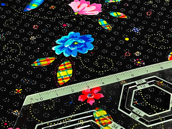 Odile Bailloeul 110cm x 50cm Flower Confetti/Black 5枚目の画像