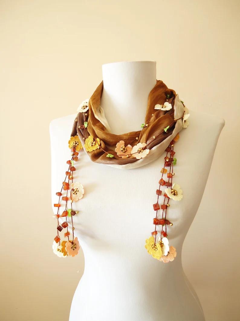 刺繍のお花つき　シルクスカーフのロングラリエット　ブラウン