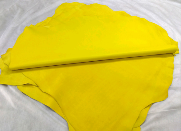 ふっくらやわらか発色のいいラム革＃Yellow　革の大きさ55デシ前後　革の厚み1.2mm前後 2枚目の画像