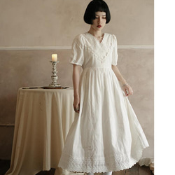 白色 精緻花邊V領鏤空洛麗塔洋裝 日系甜美抽褶腰身連身裙 遮手臂 第15張的照片