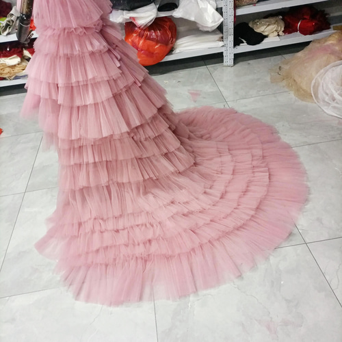 カラードレス ティアードのピンク ソフトチュール ベアトップ  