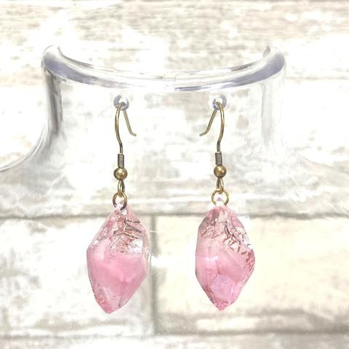 オルゴナイト ピアス 鉱石型 桜 ローズクオーツ ピアス（フック