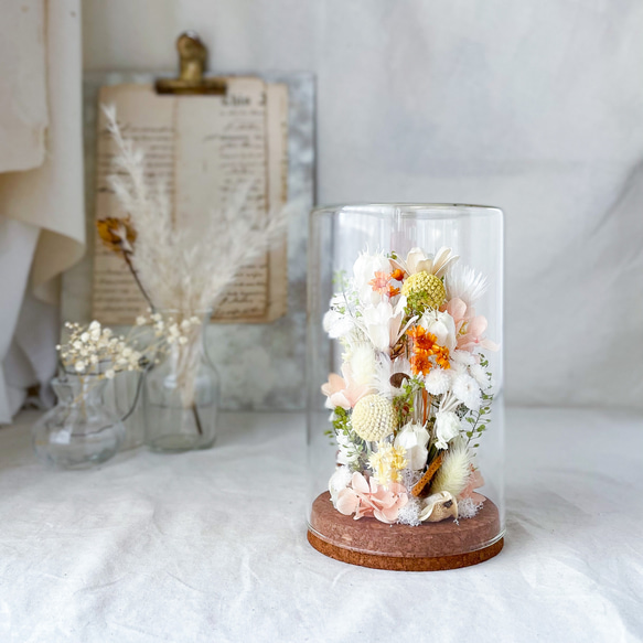 お花を閉じ込めたガラスドーム（オレンジ&黄色) ボトルフラワー　結婚祝い　引越し祝い　ギフト　結婚祝い　母の日 1枚目の画像