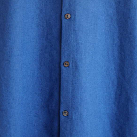 後ろボタンのフリルブラウス ハーフリネン ブルー 10枚目の画像