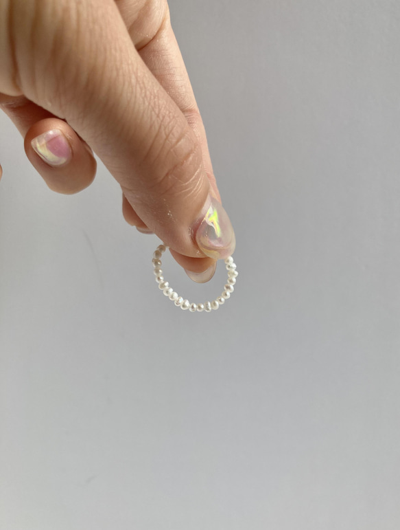 マットな質感【白】カジュアル　ベビーパールリング　淡水　指輪　ミニサイズ　 4枚目の画像