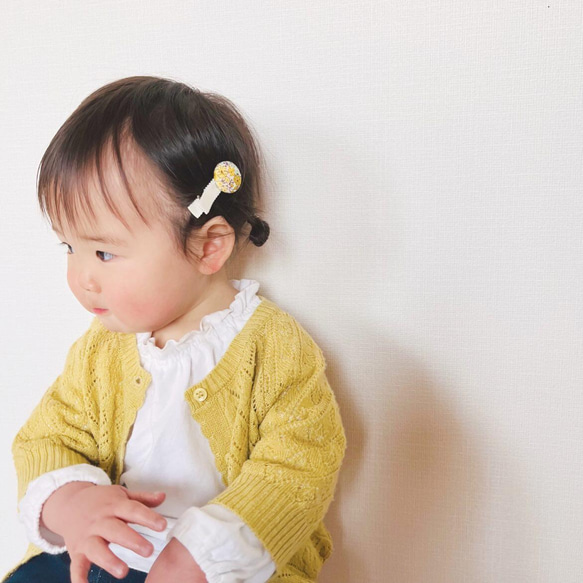 春夏イエローの花柄くるみボタン⭐︎3点セットベビーヘアクリップ ベビーヘアピン 6枚目の画像