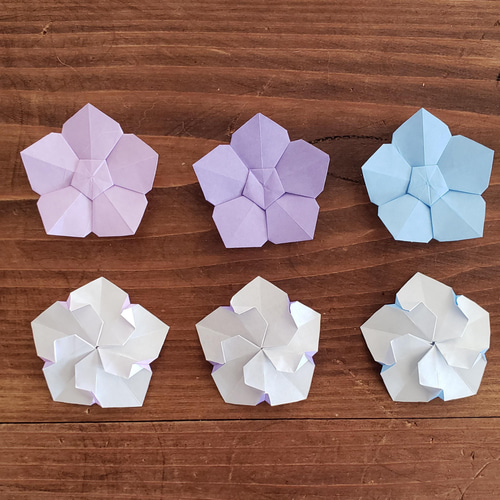 折り紙 紫陽花カラーの花飾り 送料無料(園・施設の壁面飾りなどに