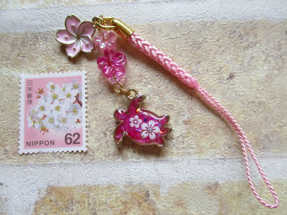 ◇3228 ホヌと桜のストラップ 4枚目の画像