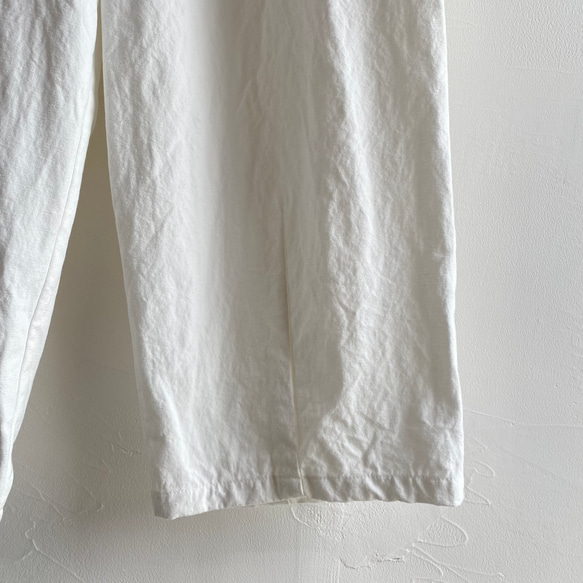 【即納】ワイドパンツ　裾ダーツ入り立体シルエットの綿麻パンツ　半端丈　白パン 8枚目の画像