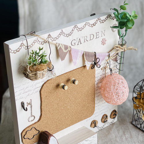 春めきgarden＊キーフック付メモボードスタンド (ピンク/ホワイト